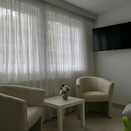 Hotel Milan Vopicka Hluboká nad Vltavou エクステリア 写真