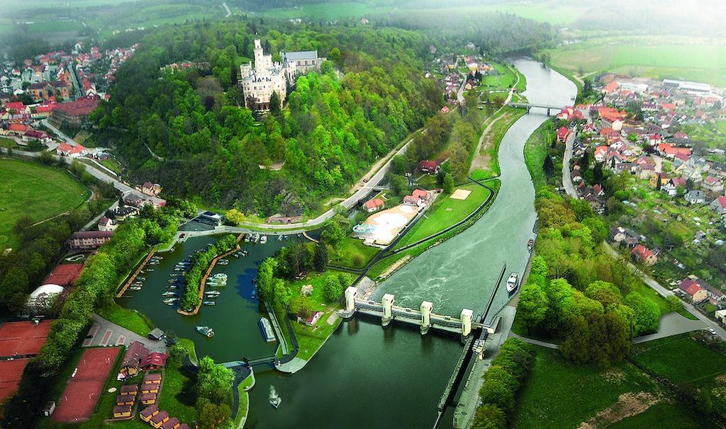 Hotel Milan Vopicka Hluboká nad Vltavou エクステリア 写真